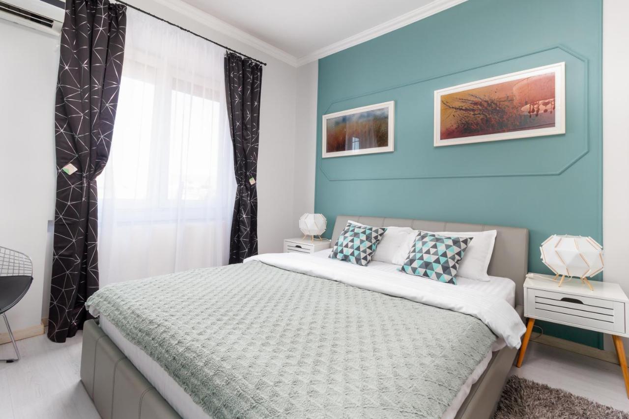 Moonlight Central Apartments Oradea Bagian luar foto