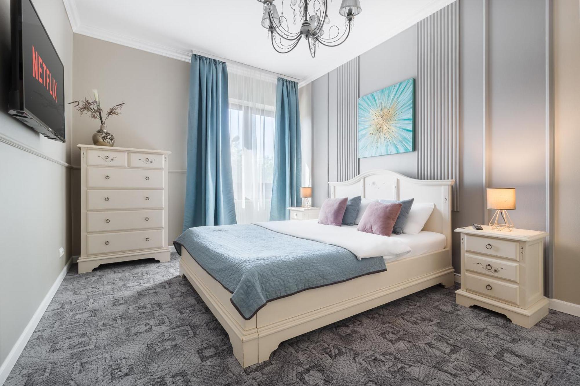 Moonlight Central Apartments Oradea Bagian luar foto